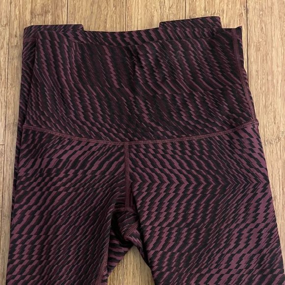 Lululemon Wunder Under Pant (Hi-Rise) Shifted Horizon Red Grape Black sz6 - Picture 3 of 4